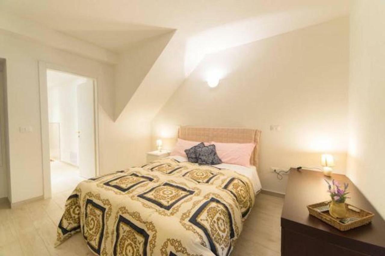 La Casa Nel Borgo Sul Lago Pisogne Exterior foto